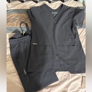 Parkley Uniforms Women's Gray Scrub Set